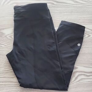 Lululemon size 8 crop leggings